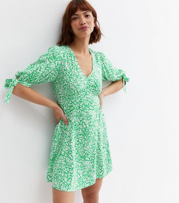 Green Ditsy Floral Tie Sleeve Tea Dress ...
